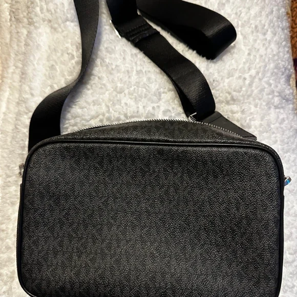 Michael Kors Crossbody - Picture 2 of 2